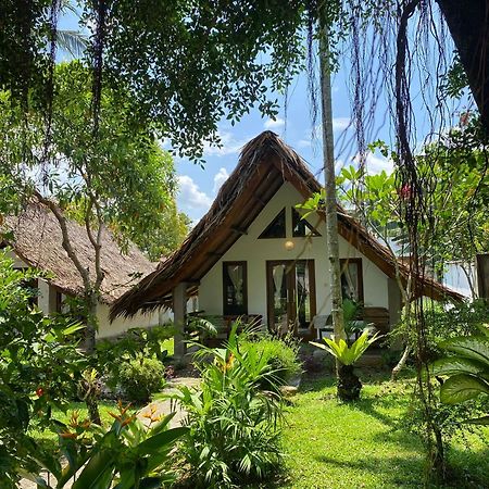 Villa Paradise Букит-Лаванг Экстерьер фото