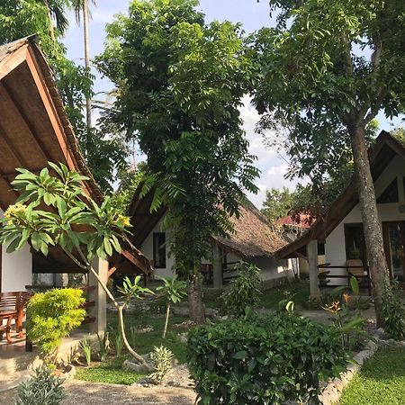 Villa Paradise Букит-Лаванг Экстерьер фото